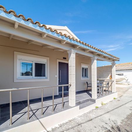 M&K - Maria'S Stylish Apartment Near Alykes Beach Corfu  Екстер'єр фото