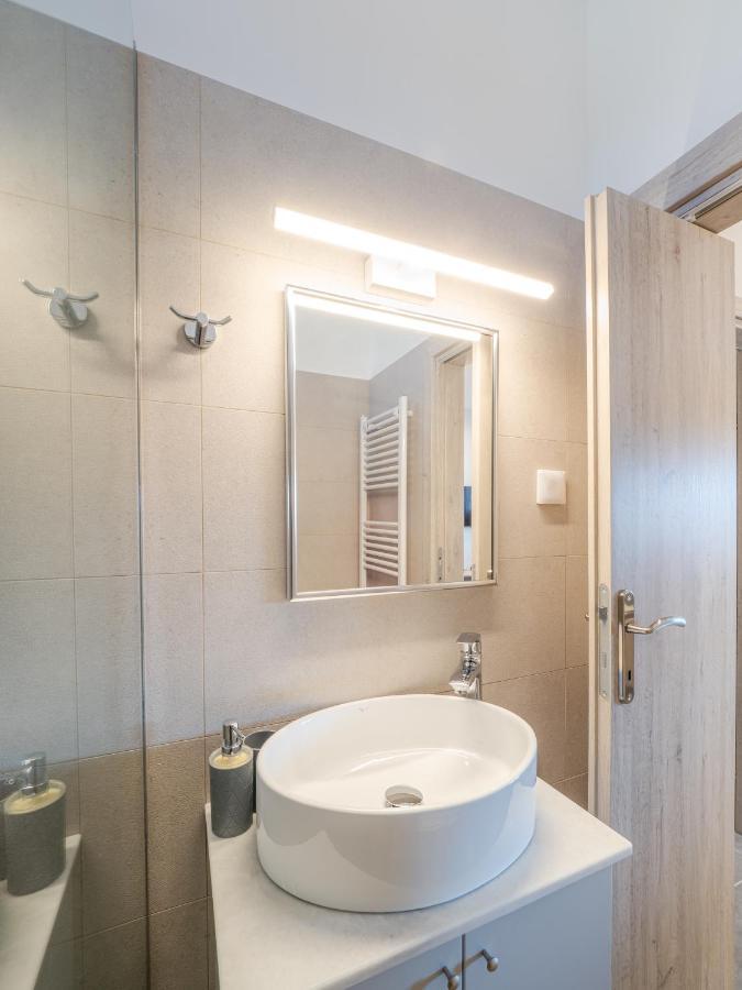 M&K - Maria'S Stylish Apartment Near Alykes Beach Corfu  Екстер'єр фото