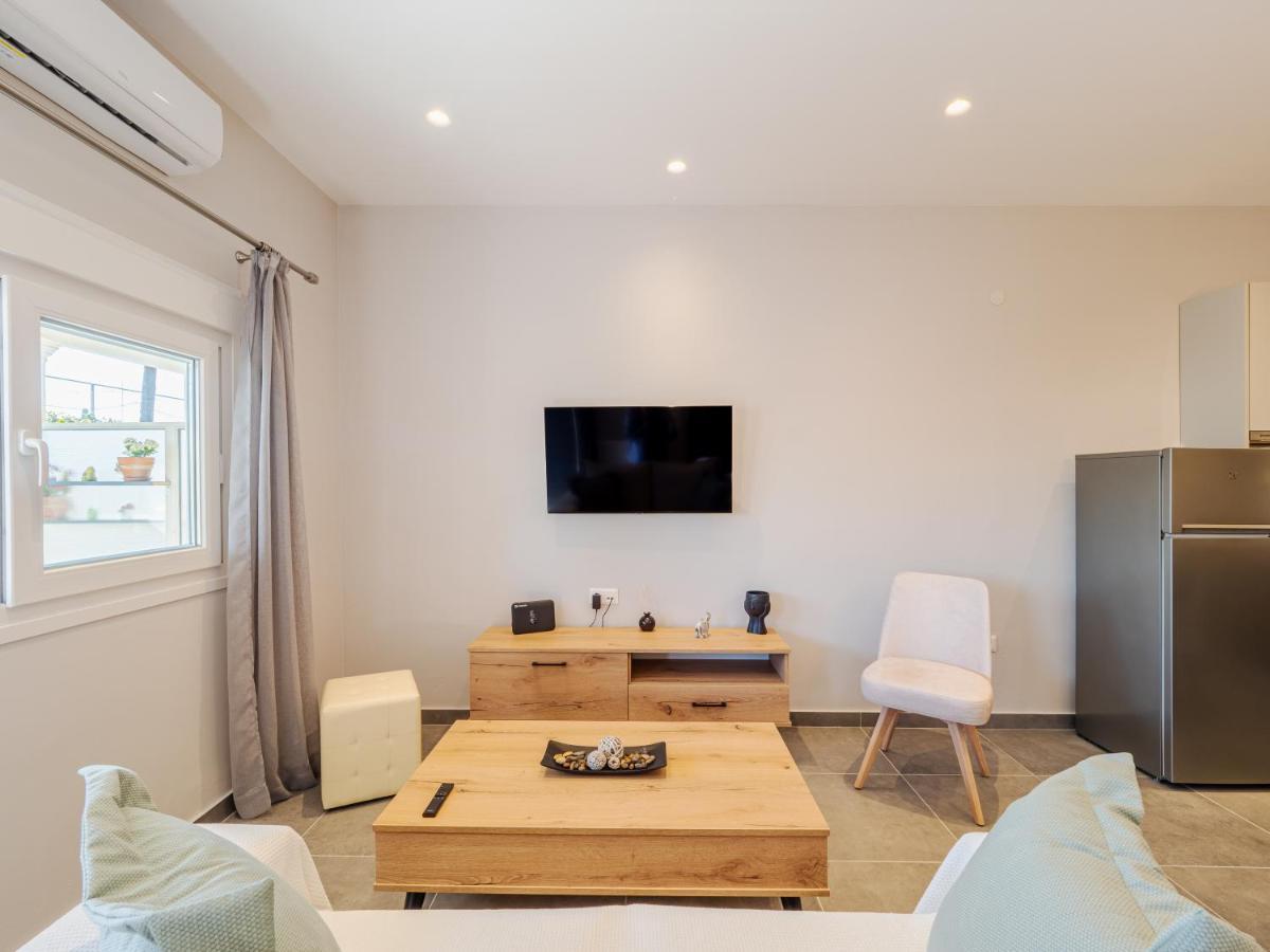M&K - Maria'S Stylish Apartment Near Alykes Beach Corfu  Екстер'єр фото