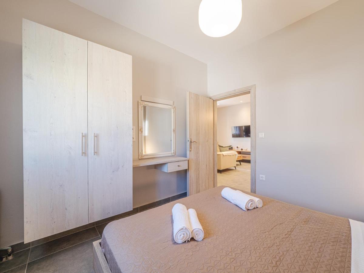 M&K - Maria'S Stylish Apartment Near Alykes Beach Corfu  Екстер'єр фото