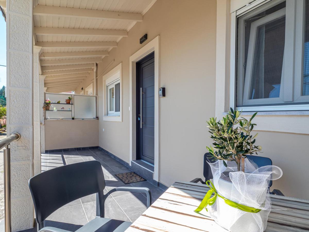 M&K - Maria'S Stylish Apartment Near Alykes Beach Corfu  Екстер'єр фото