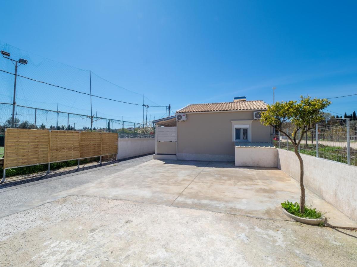 M&K - Maria'S Stylish Apartment Near Alykes Beach Corfu  Екстер'єр фото