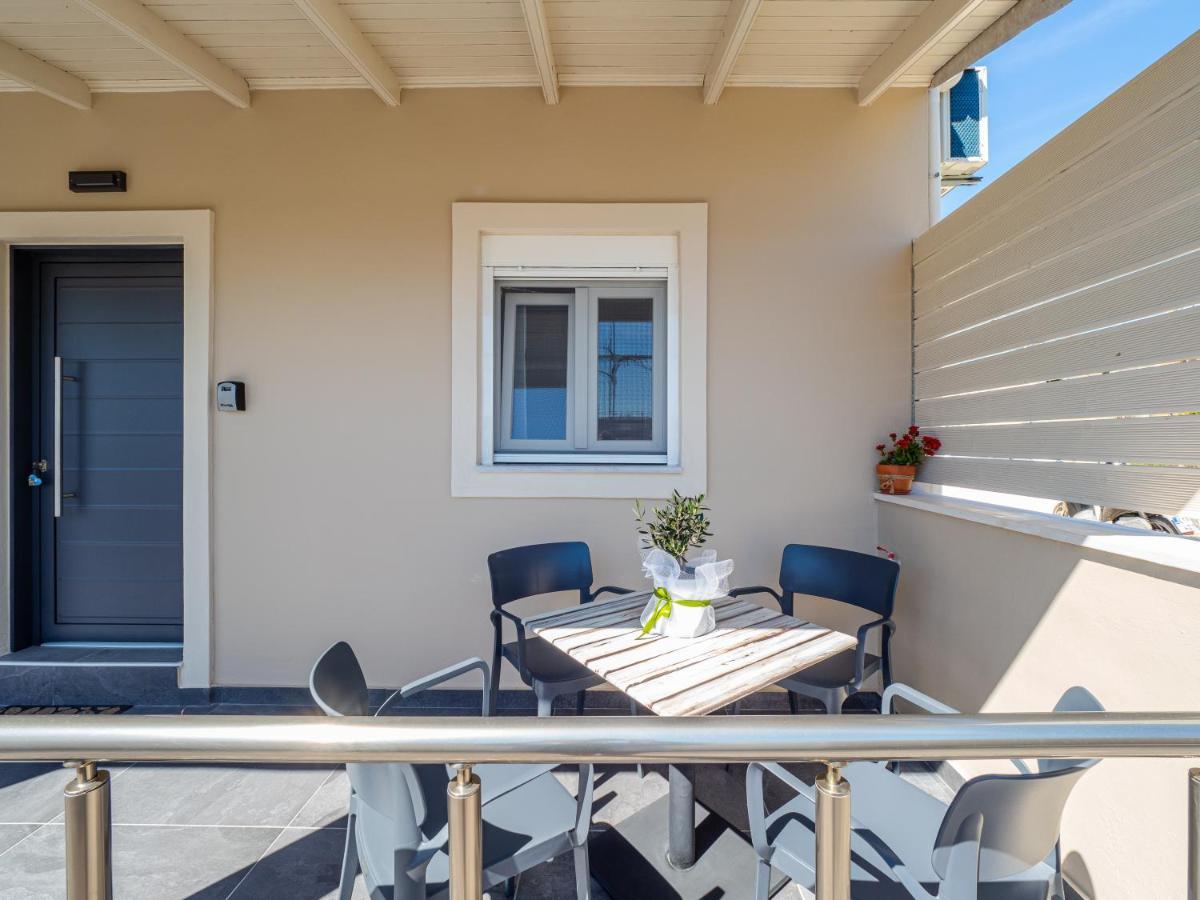 M&K - Maria'S Stylish Apartment Near Alykes Beach Corfu  Екстер'єр фото
