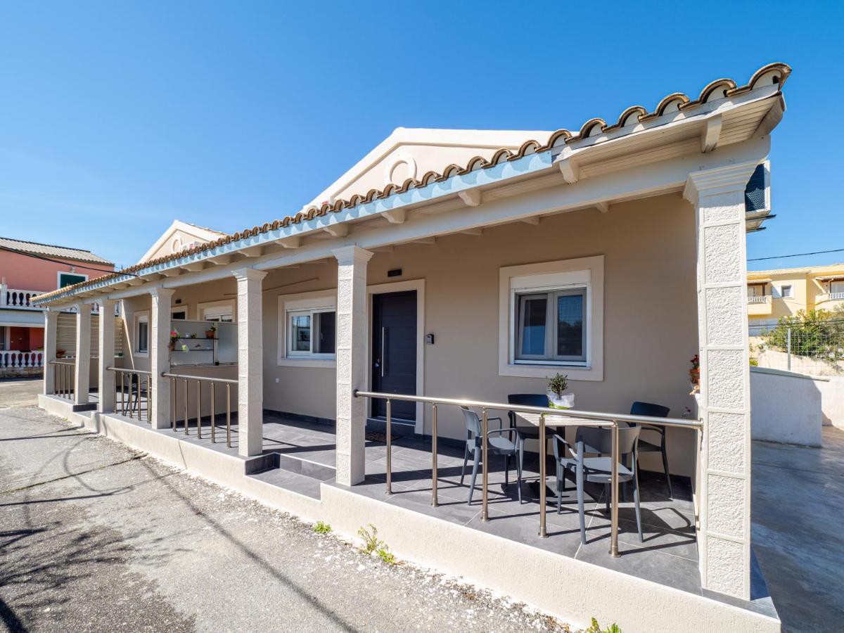M&K - Maria'S Stylish Apartment Near Alykes Beach Corfu  Екстер'єр фото